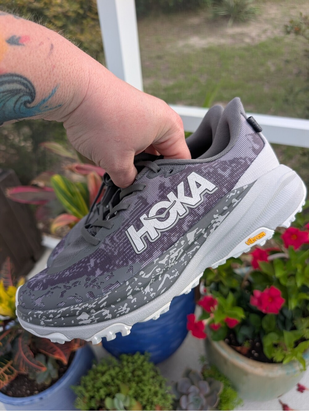 Hoka Speedgoat 5 Women's Trail Running Shoes Size 9 Wide 9W Gray 1127892